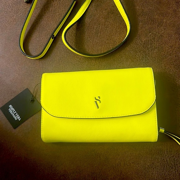 Simply Vera Vera Wang, yellow handbag signature mini crossbody. New! With tags! - Picture 5 of 5